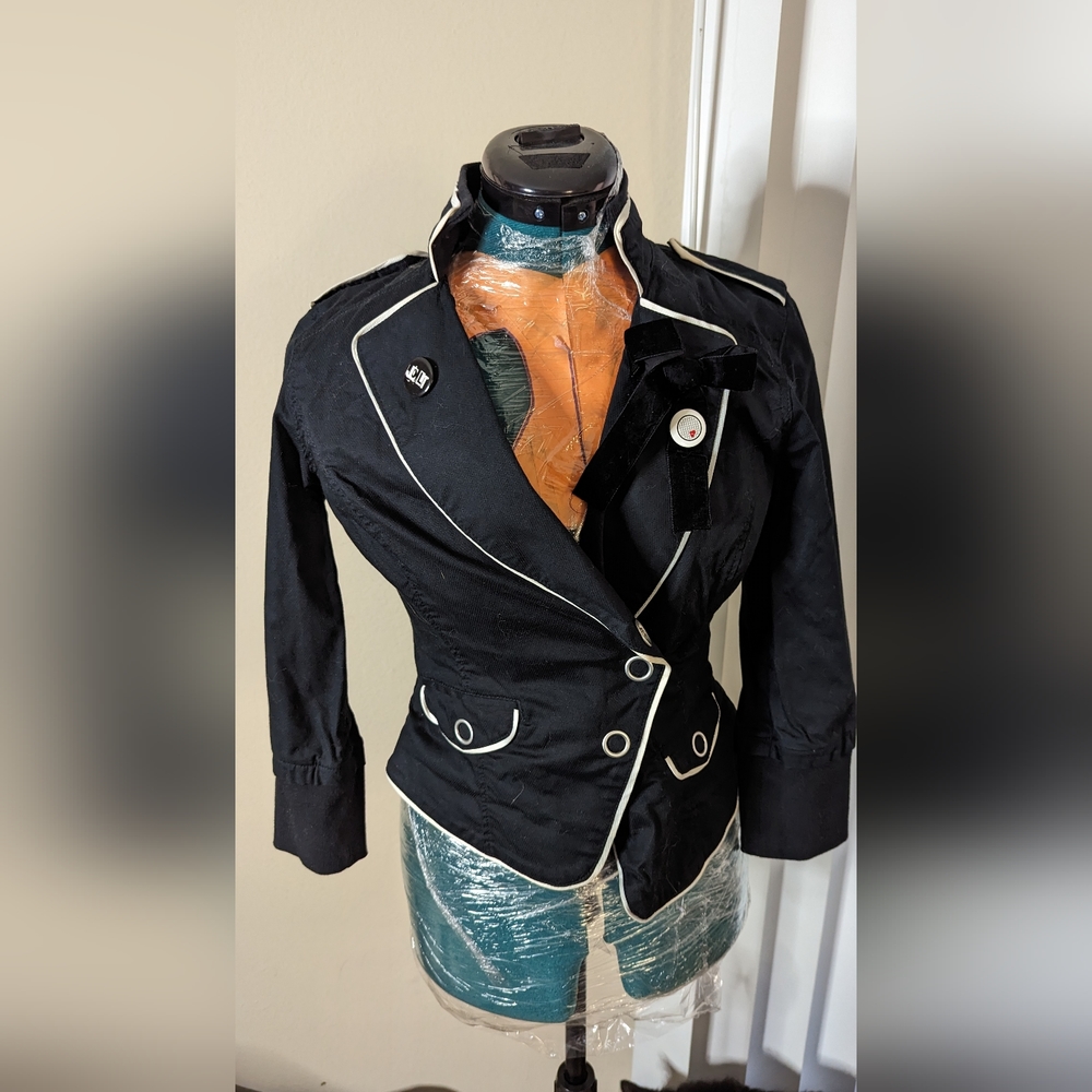 Jolt black and white blazer